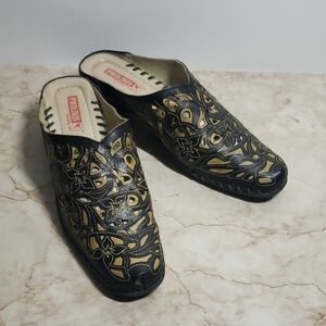 Pikolinos Black and Gold Embroidered Slip-On Shoes Size 40